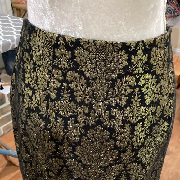 Gorgeous Black & Gold - Picture 6 of 15